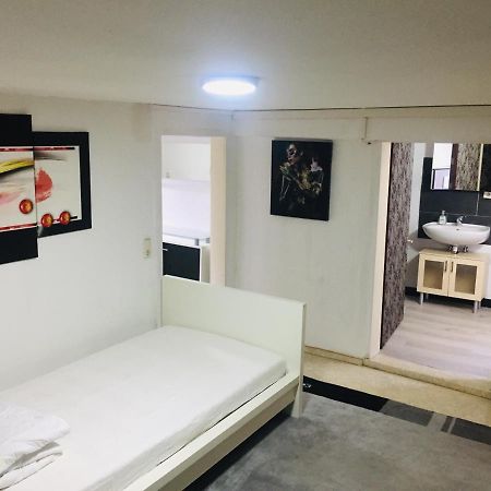 Monteurwohnung, 2 Zimmer, Kueche,Bad Staufenberg  Buitenkant foto